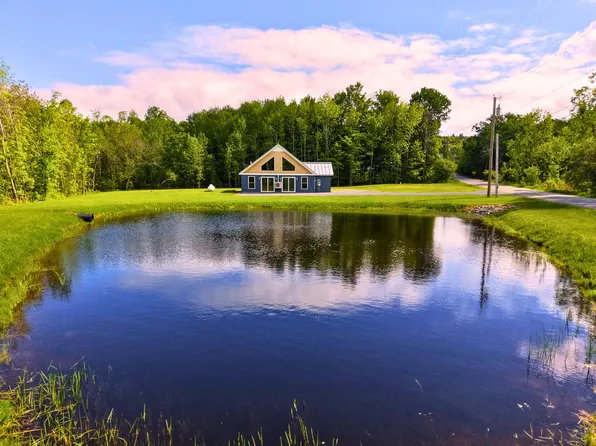 41 Station Road, Etna, ME 04434
