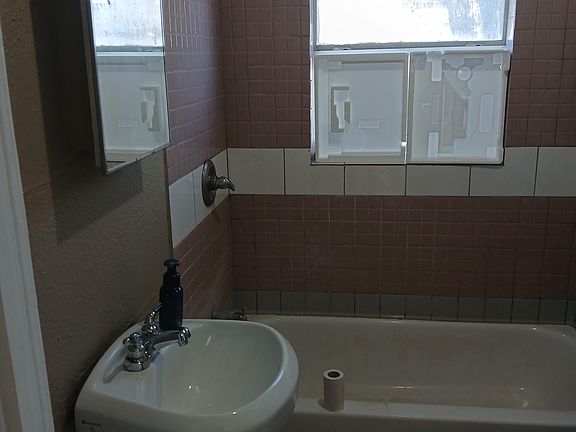 2nd image of 5202 Quintard