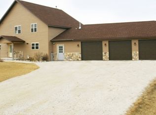 109 Sugar Maple Dr, Luxemburg, WI 54217