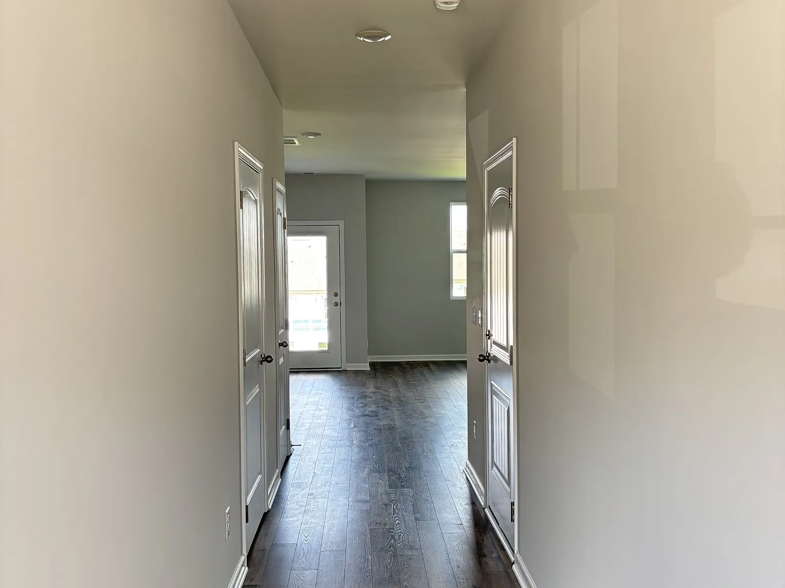 3 bed, 2.5 bath, 1418 sqft, $2,000 — Photo 2