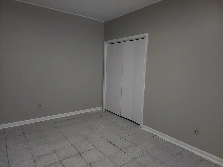 978 N Franklin Ave #3 — Photo 4