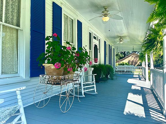 Front porch east side 