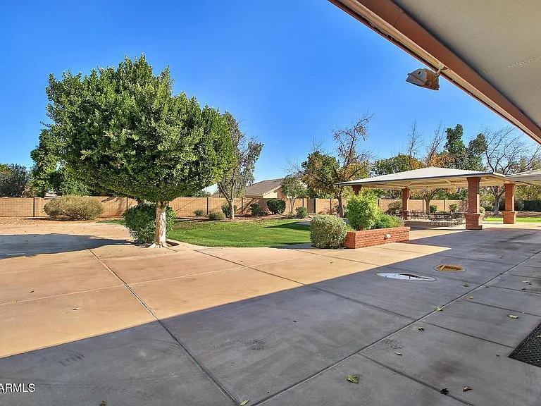 375 S Buena Vista Ave — Photo 20
