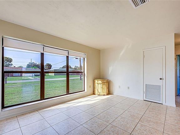 4th image of 22136 Laramore Ave