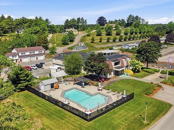 2nd image of 4 Deer Hill Ln
