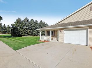 920 Tower Dr UNIT 101, Hartford, WI 53027