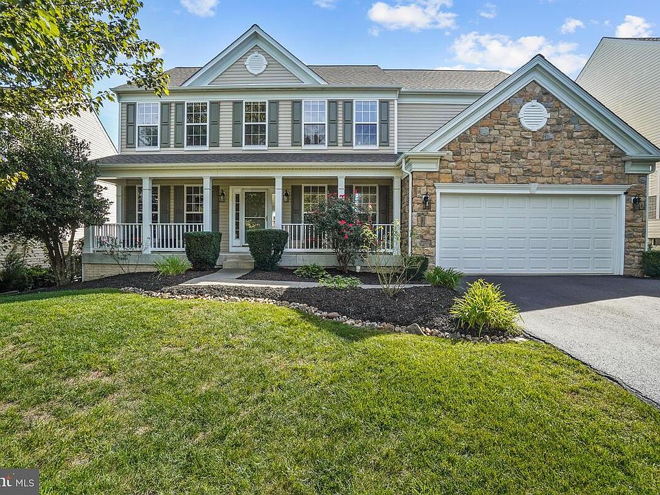 1st image of 10 Jennifer Lynne Dr