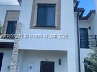 805 NE 211th St, Miami, FL 33179