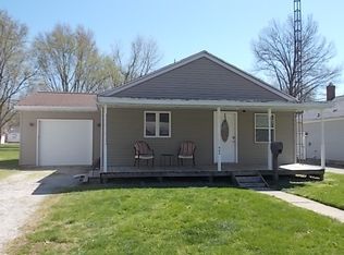 604 S Maple St, Pana, IL 62557