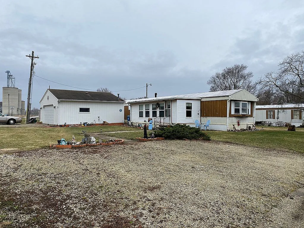 401 W Bradley St photo 1
