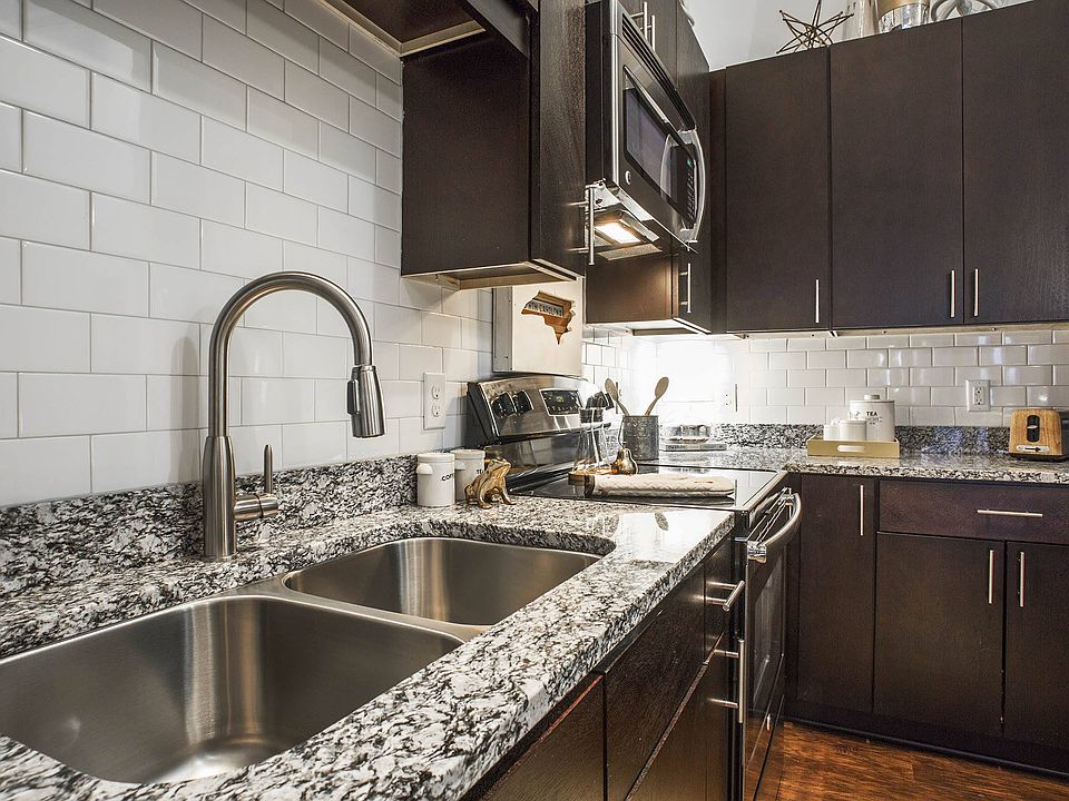 Midtown 205, Charlotte, NC, Mocha, Kitchen