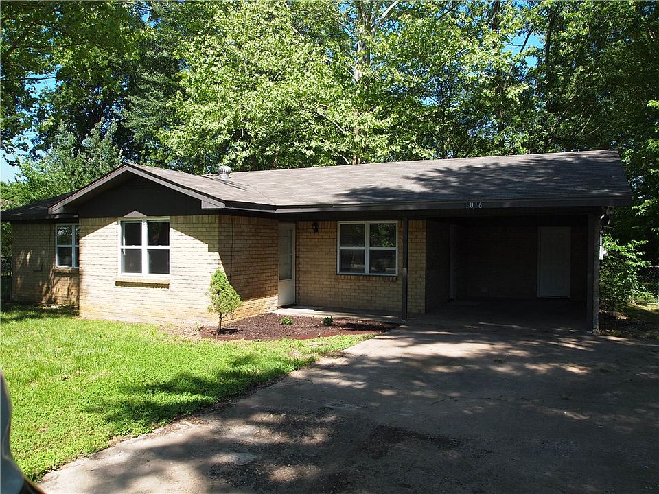 1st image of 1016 Lake Sequoyah Dr