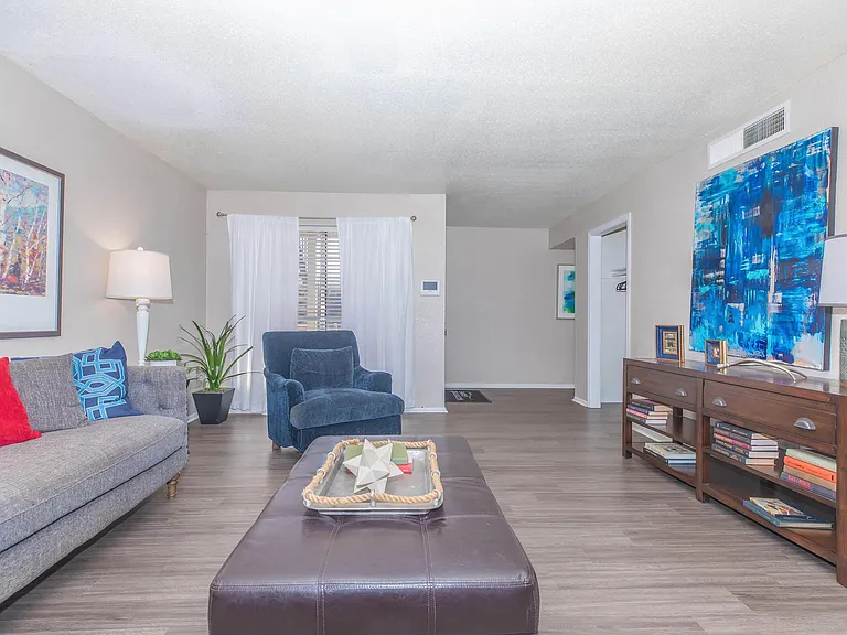 Waterford Grove Apartments — Photo 6