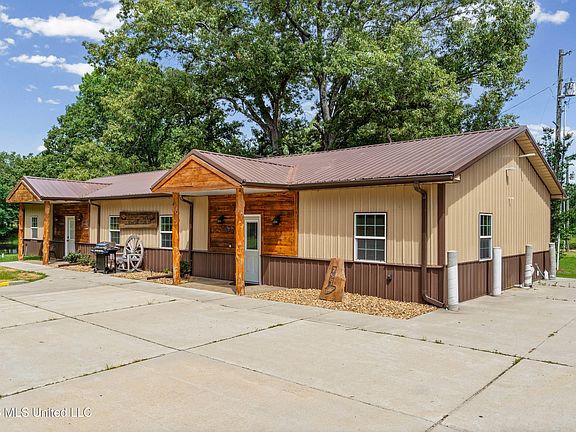 3rd image of 759 Oakview Dr