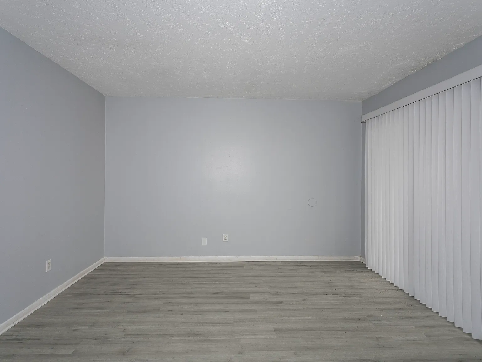 2 bed, 800 sqft, $950 — Photo 2