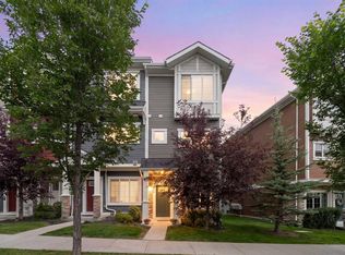 426 S Nolan Hill Blvd NW, Calgary, AB T3R 0Y1