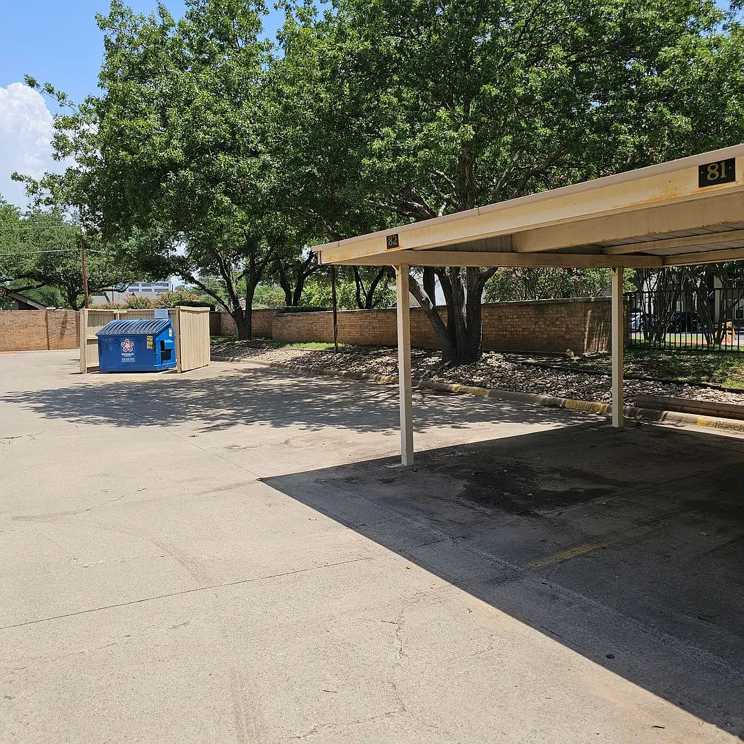 Desirable Addison — Photo 3