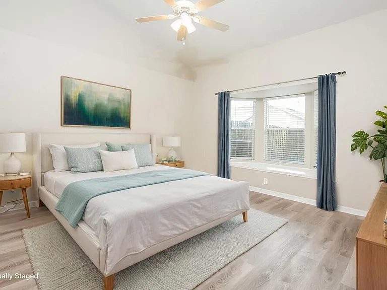 3313 Hamlet Loop — Photo 11