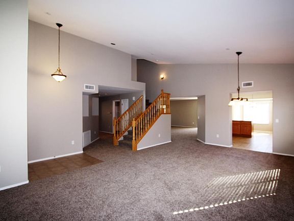 4th image of 59 S Lookout Mountain Ln