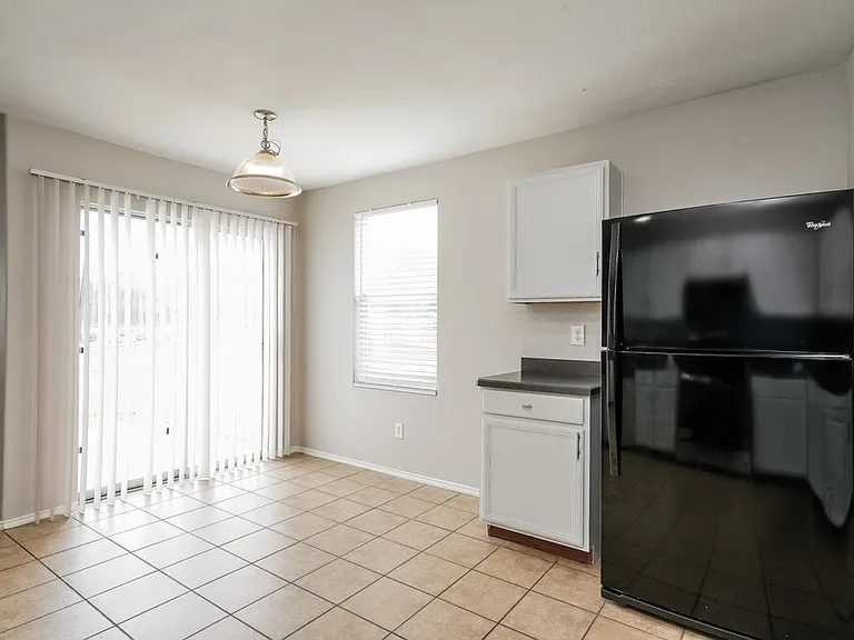 1625 Grassy View Dr — Photo 8