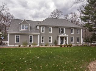 29 E Bearhouse Hill Rd, Guilford, CT 06437