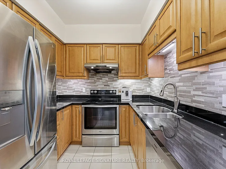 263 Wellington St W #301 — Photo 7