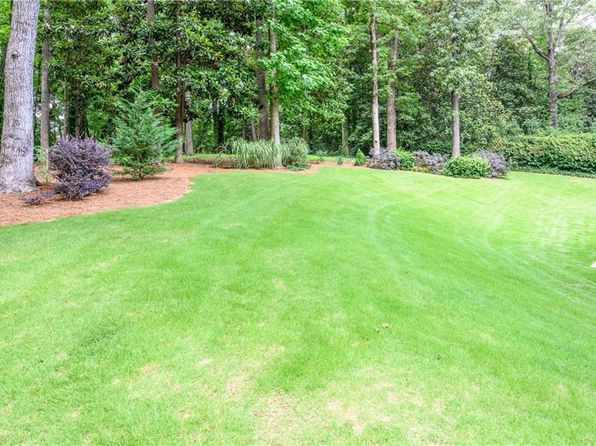 1165 E Beechwood Dr NW, Atlanta, GA 30327