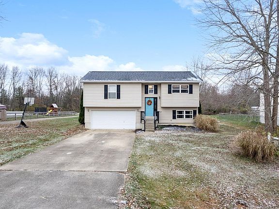 4th image of 117 Longwood Blvd