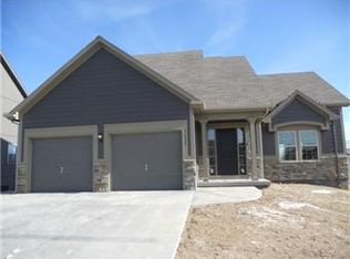 11927 N Tracy Ave, Kansas City, MO 64155