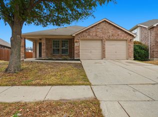 1529 Cardinal Way, Aubrey, TX 76227