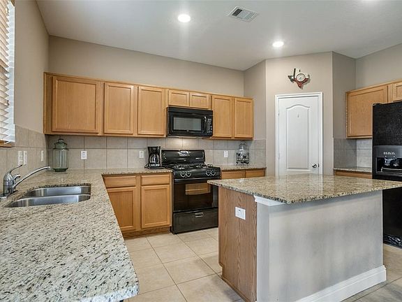 2nd image of 2756 Lomelina Ln
