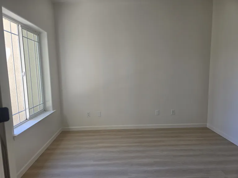 1114 Oak Ave — Photo 6