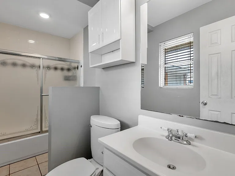 4750 Sanford Rd — Photo 11