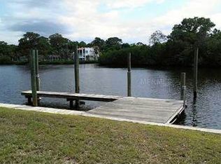 101 6th St NW, Ruskin, FL 33570