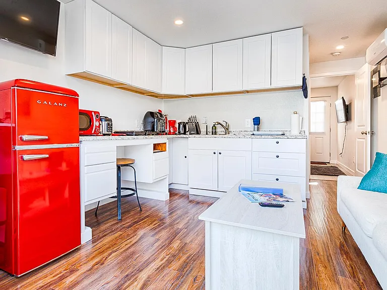 515 Mountain View Ave #D — Photo 10