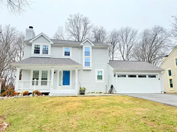10933 Adare Dr, Fairfax, VA 22032