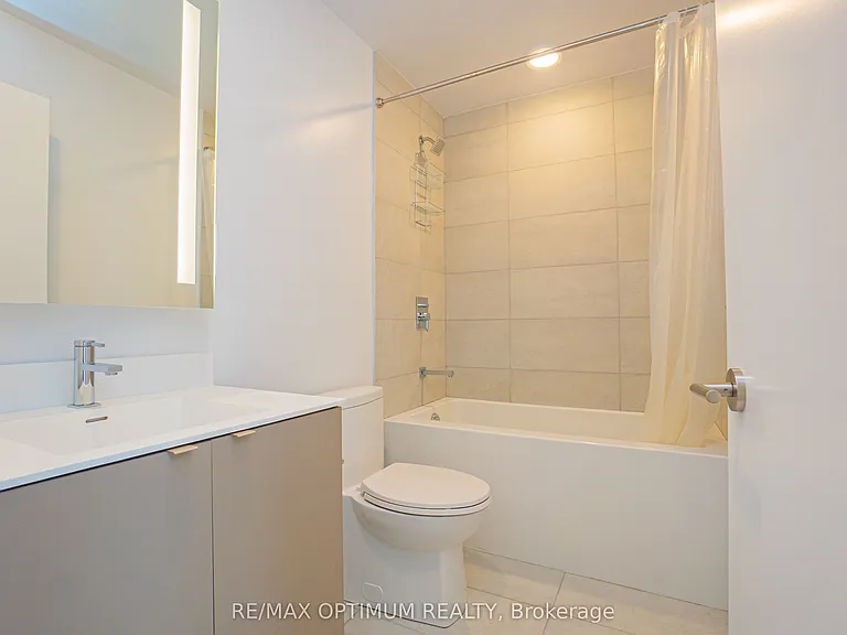 500 Dupont St #512 — Photo 11