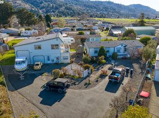15951 Bayview Dr, Brookings, OR 97415
