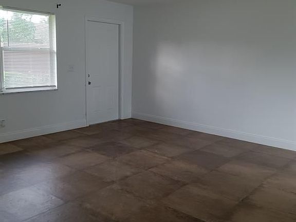 5th image of 4645 Myrtle Ln