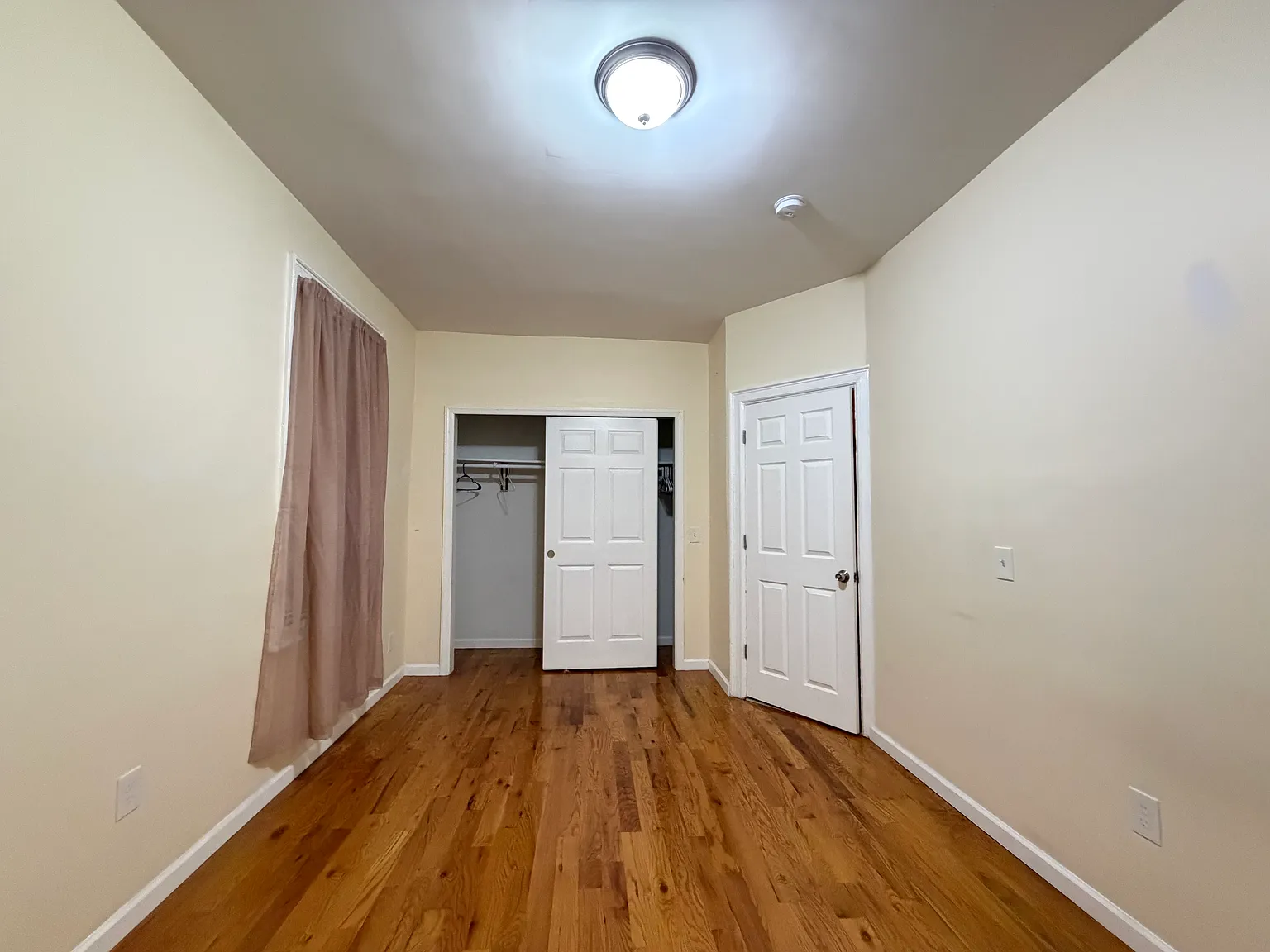 5 bed, 1400 sqft, $3,500 — Photo 4