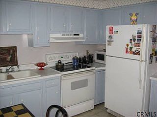 2nd image of 40 Pleasant St