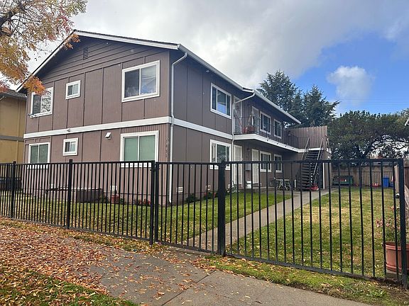 2nd image of 1651 Merrill Dr APT D