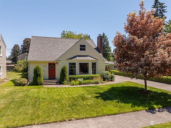 2nd image of 2946 Quince Street SE