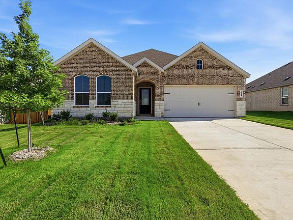 2nd image of 624 Mare Dr
