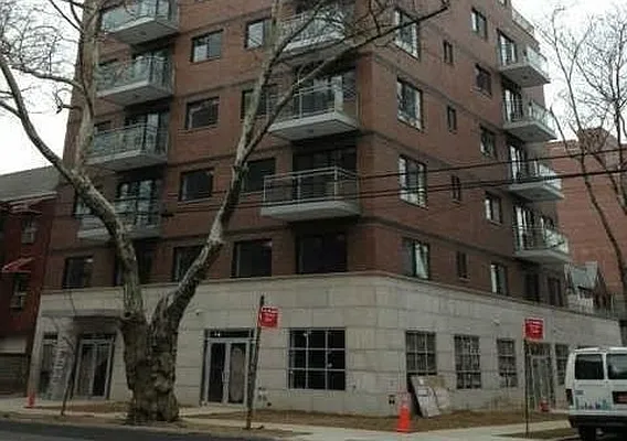 Rented by Vertex Realty Group LLC | media 10