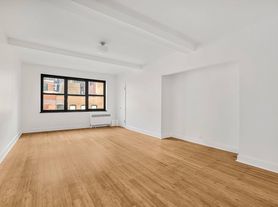 310 E 44th St