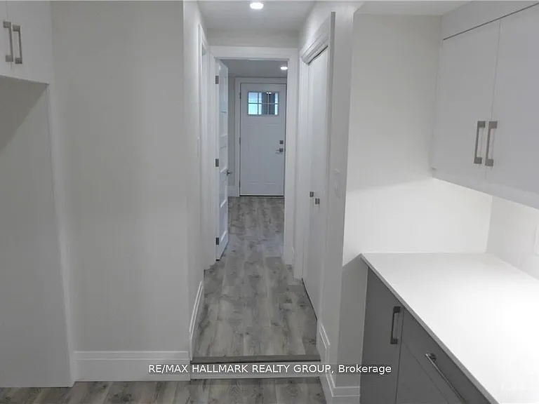 375 Mackay St #6 — Photo 7