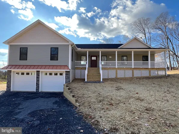 2479 Saumsville Rd, Maurertown, VA 22644