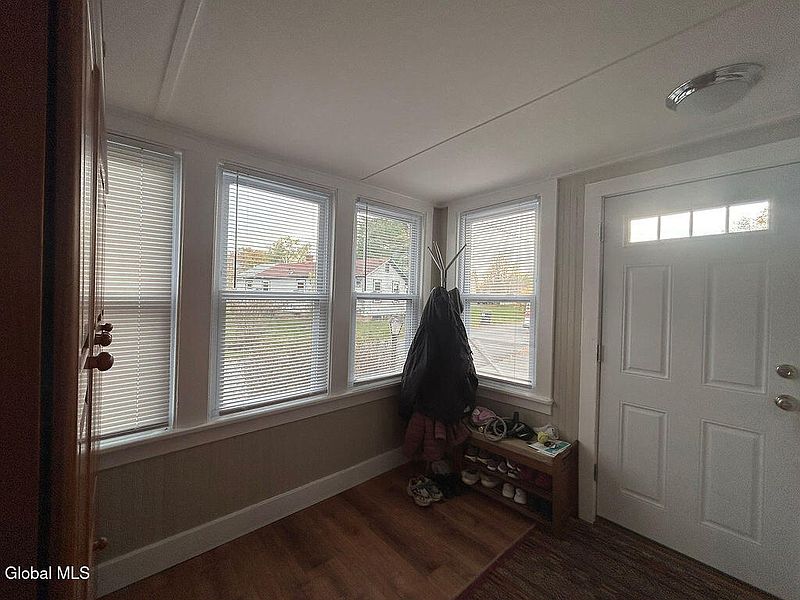 5th image of 329 Riverbend Road