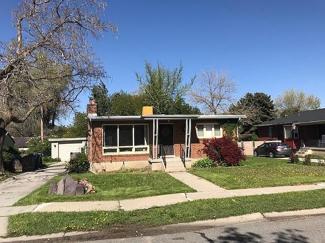 1st image of 3072 S Lake Cir